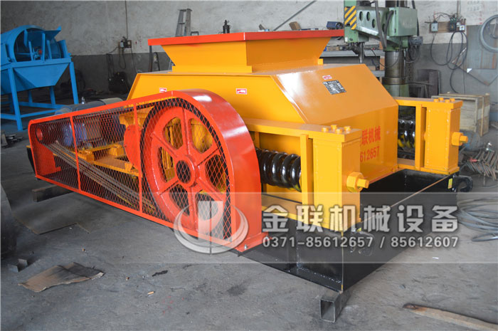 強力破碎機是靠什么工作的,有哪些注意事項?