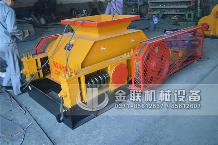 小型爪型強(qiáng)力破碎機(jī)投資少、見效快