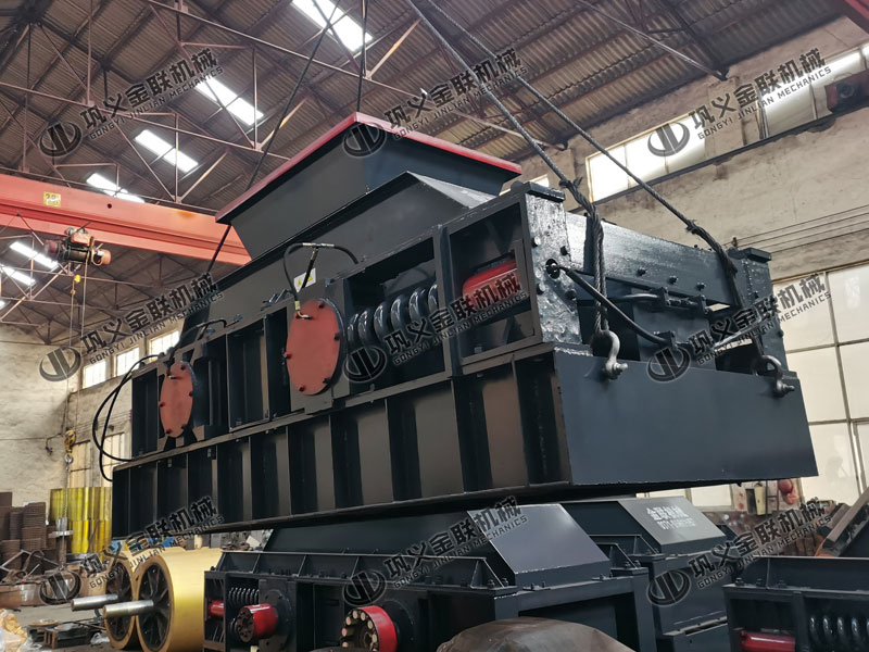 液壓對輥破碎機相較于彈簧對輥破碎機有什么區別呢？