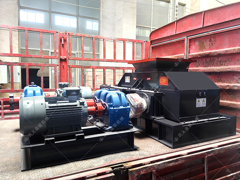 2PG86對輥破碎機發貨 中型破碎機設備發往浙江