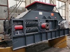 時(shí)產(chǎn)100噸風(fēng)化砂制砂機(jī)的型號(hào)有哪些,哪個(gè)廠家質(zhì)優(yōu)價(jià)廉?